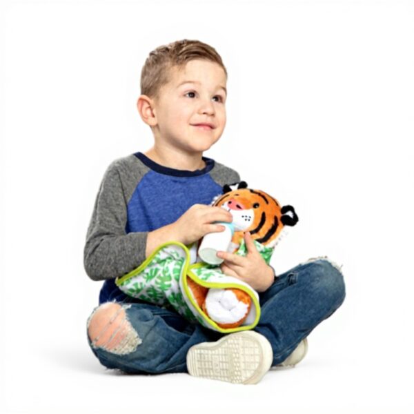 MelissaampDoug Baby Tiger Stofftier Kuscheltier mit Zubehör